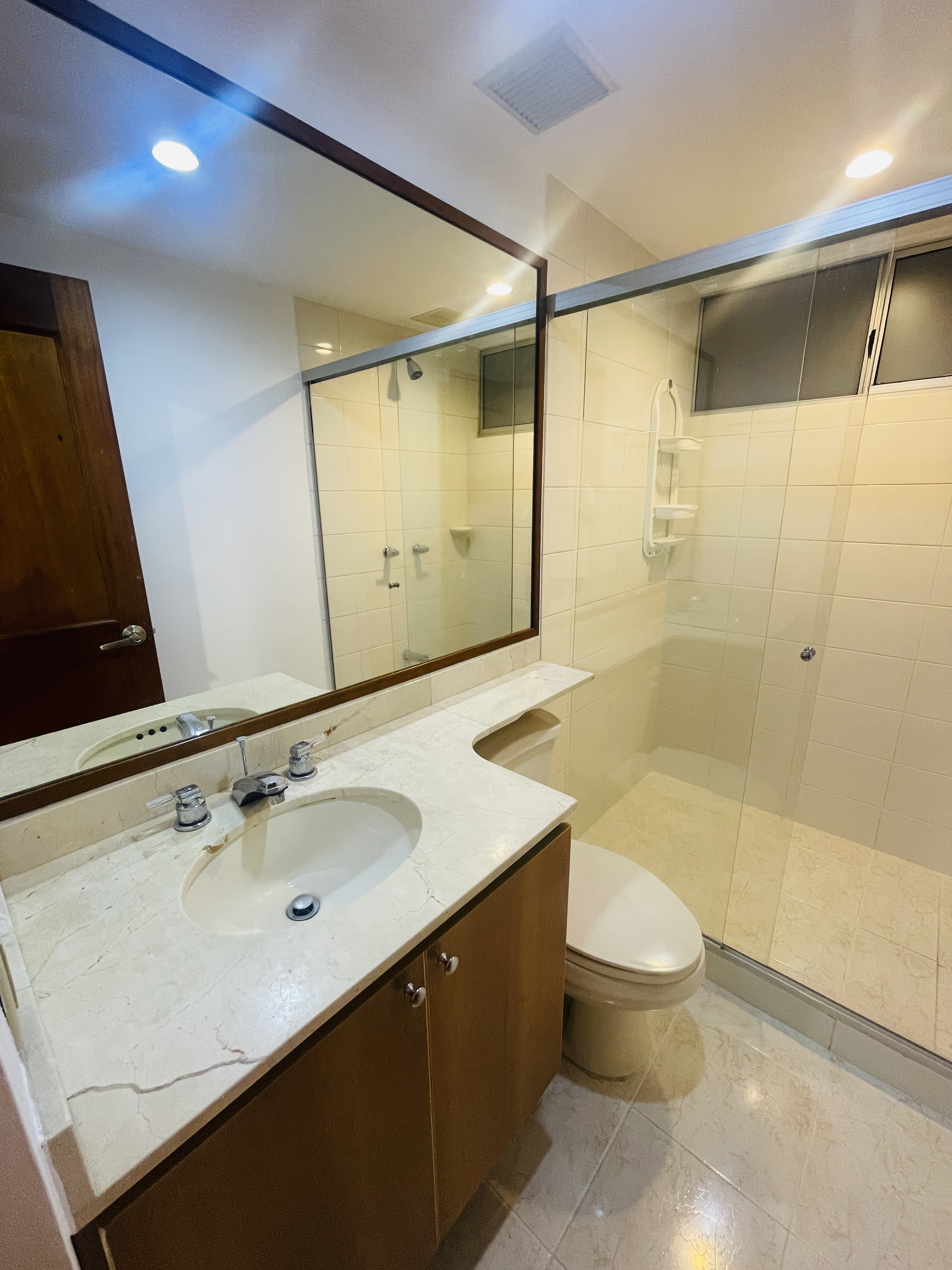 Apartamento para alquiler en milla de oro