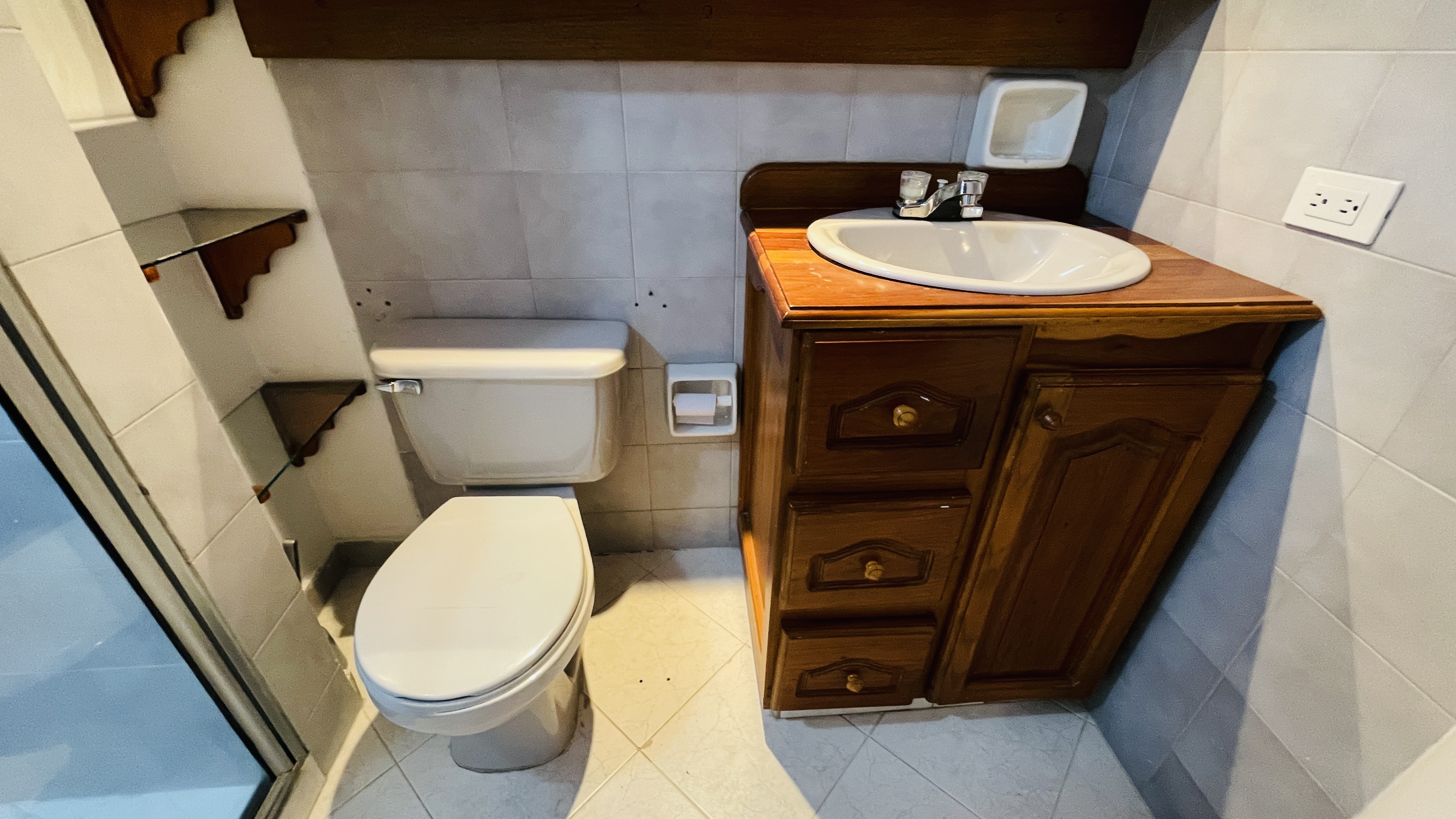 Apartamento muy amplio para arriendo en milla de oro