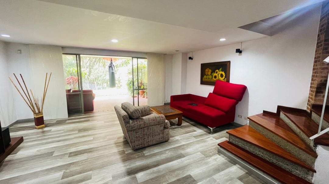 Casa en arriendo o a la venta en la intermedia