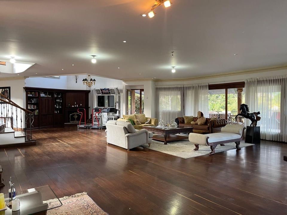 Finca muy amplia para la venta o arriendo en el retiro