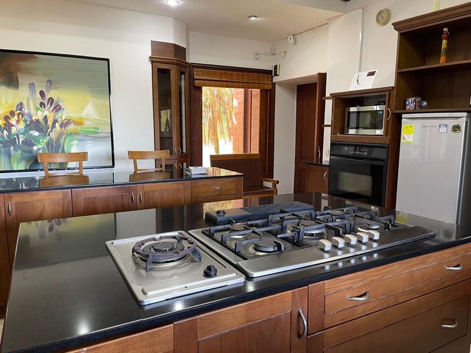 Finca muy amplia para la venta o arriendo en el retiro