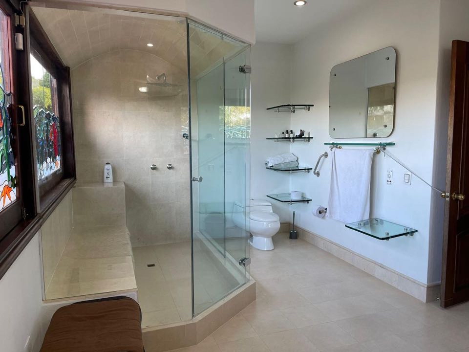 Finca muy amplia para la venta o arriendo en el retiro