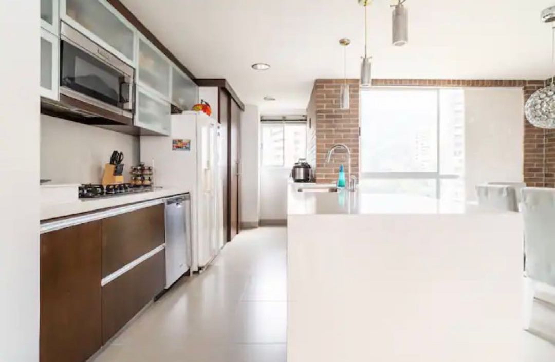 Apartamento amoblado cerca al tesoro