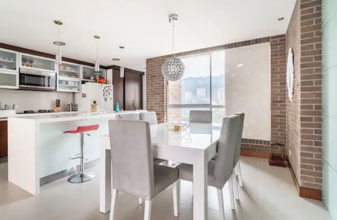 Apartamento amoblado cerca al tesoro