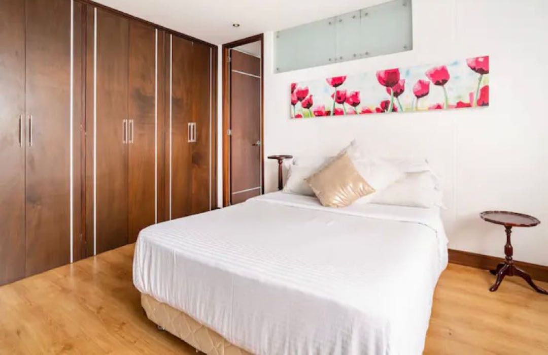 Apartamento amoblado cerca al tesoro