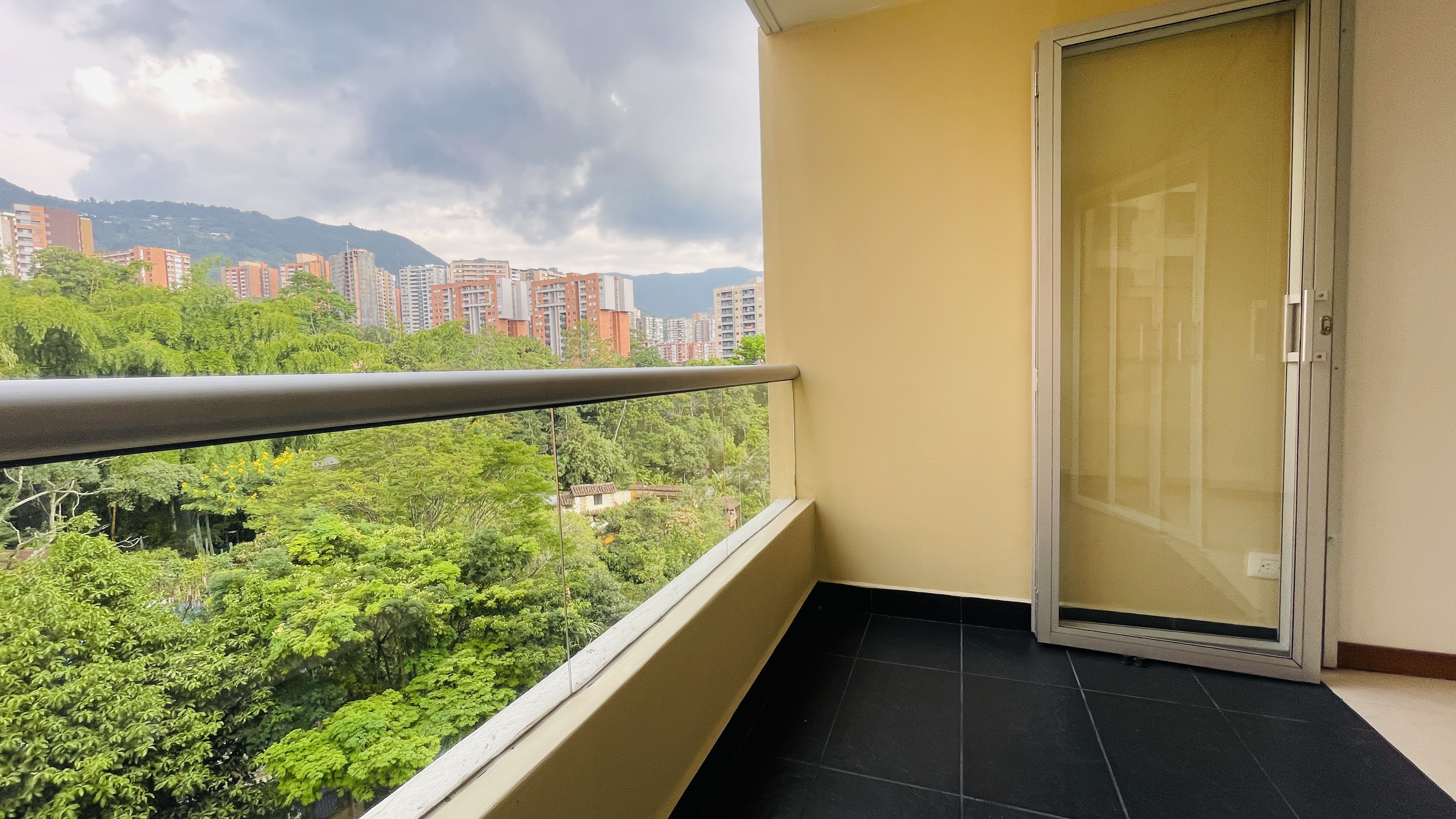 Apartamento en arriendo en la loma del esmeraldal