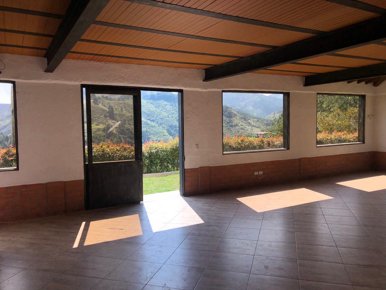 VENCAMBIO FINCA DE RECREO CASA DUPLEX  EN EL RETIRO ANTIOQUIA.