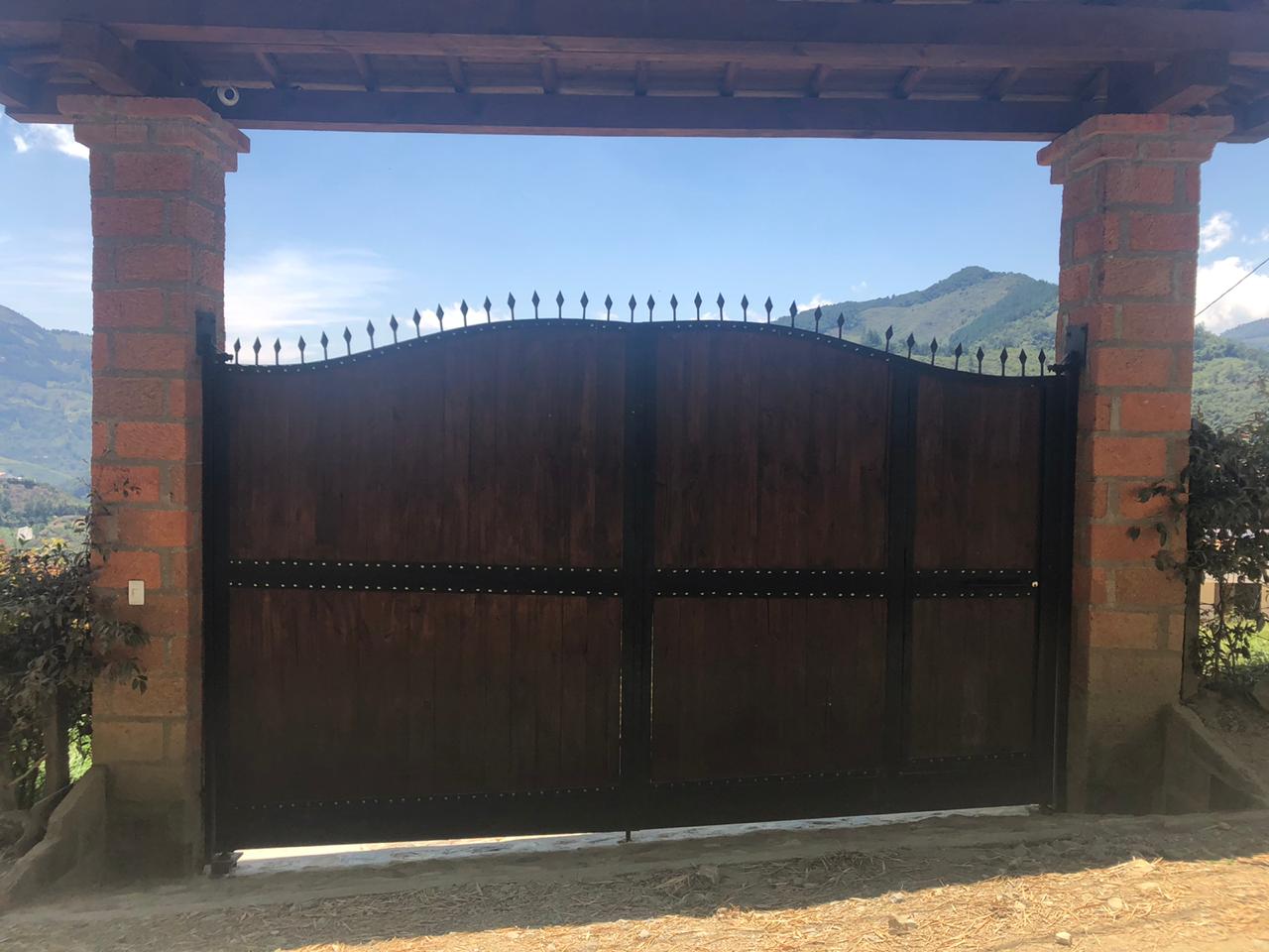 VENCAMBIO FINCA DE RECREO CASA DUPLEX  EN EL RETIRO ANTIOQUIA.