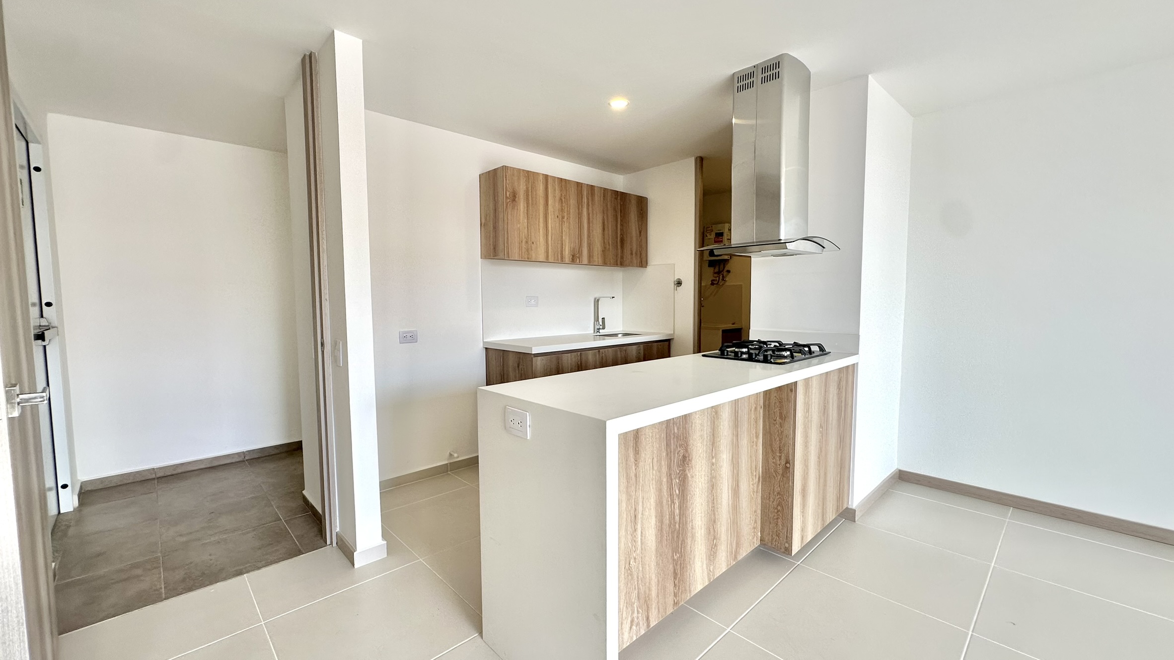Apartamento en Arriendo, Ciudad del Río, Medellín.