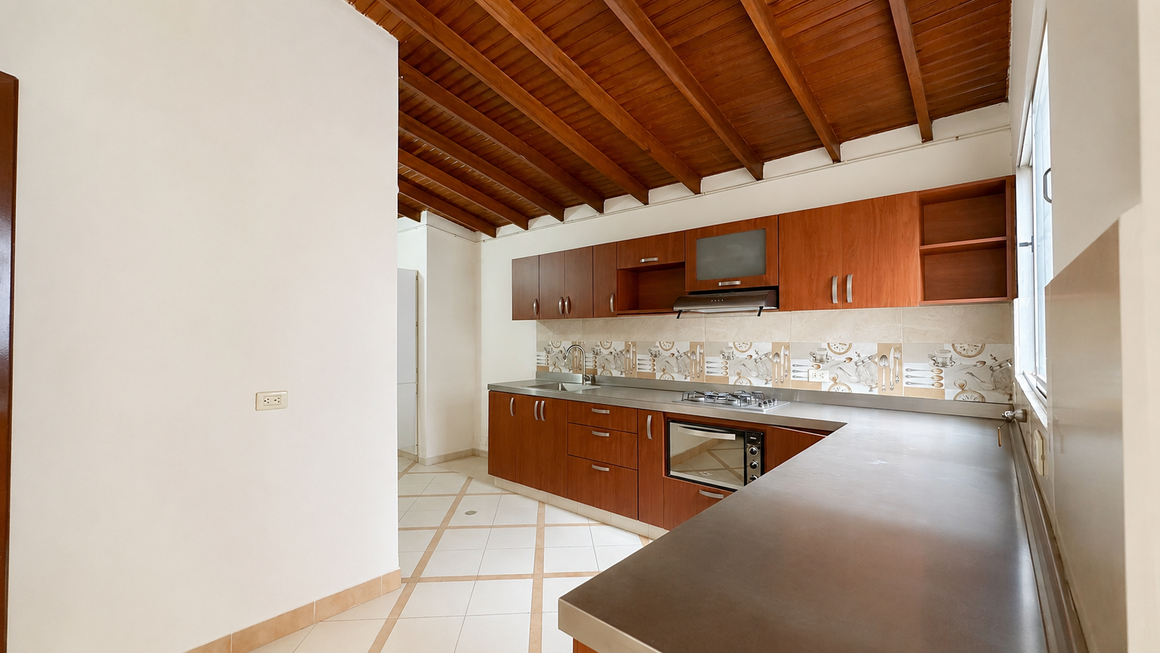 Casa Comercial En Arriendo. Belén Alameda, Medellín