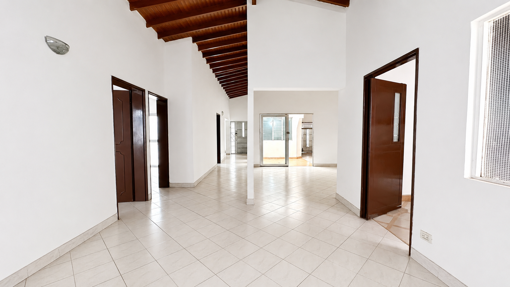 Casa Comercial En Arriendo. Belén Alameda, Medellín