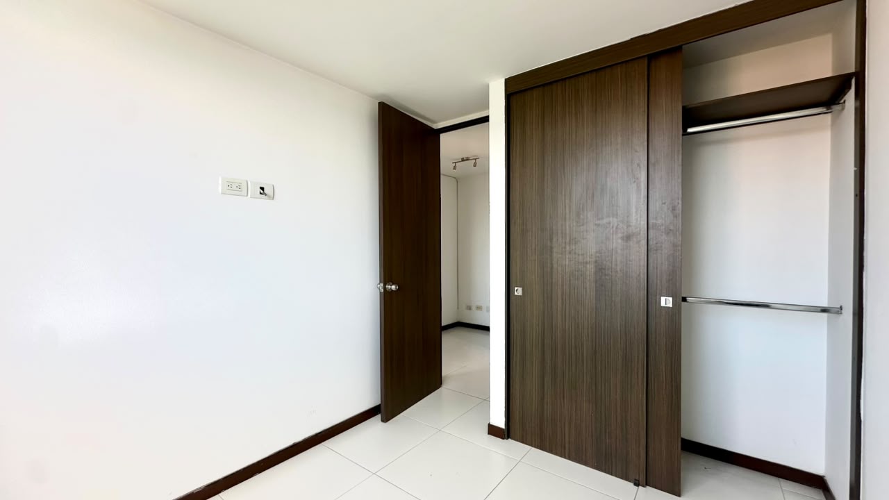 Apartamento en Arriendo. Loma del Barro. Envigado.