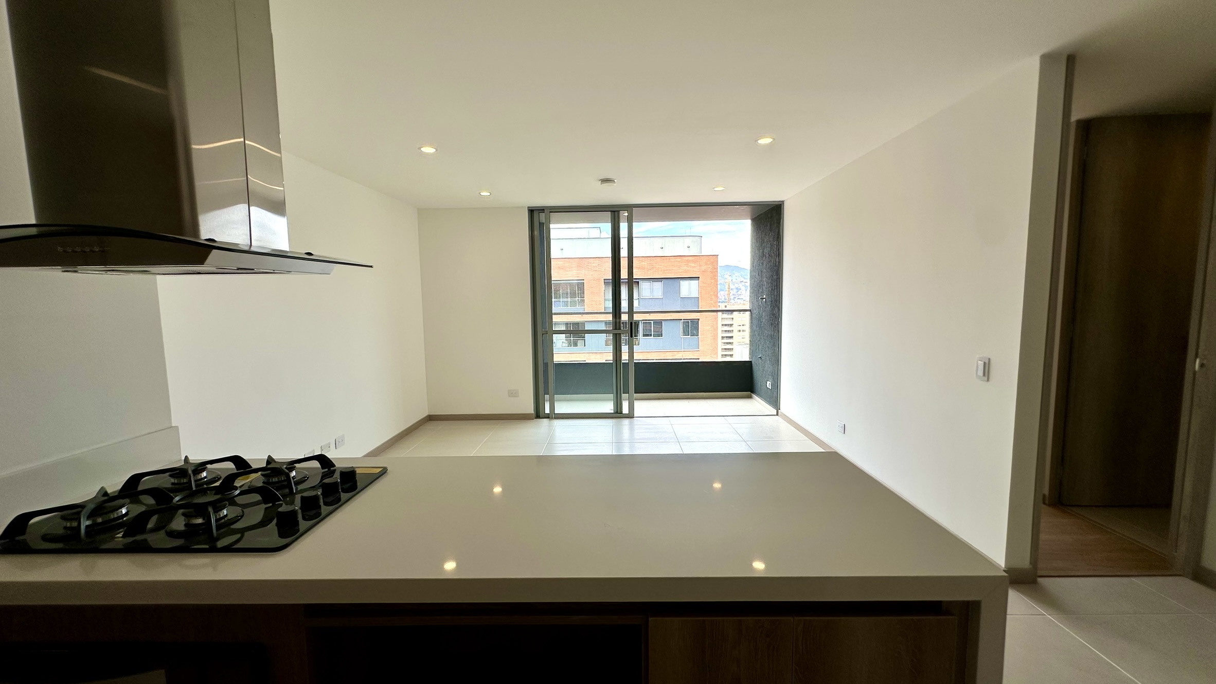 Apartamento en Arriendo, Ciudad del Río, Medellín.