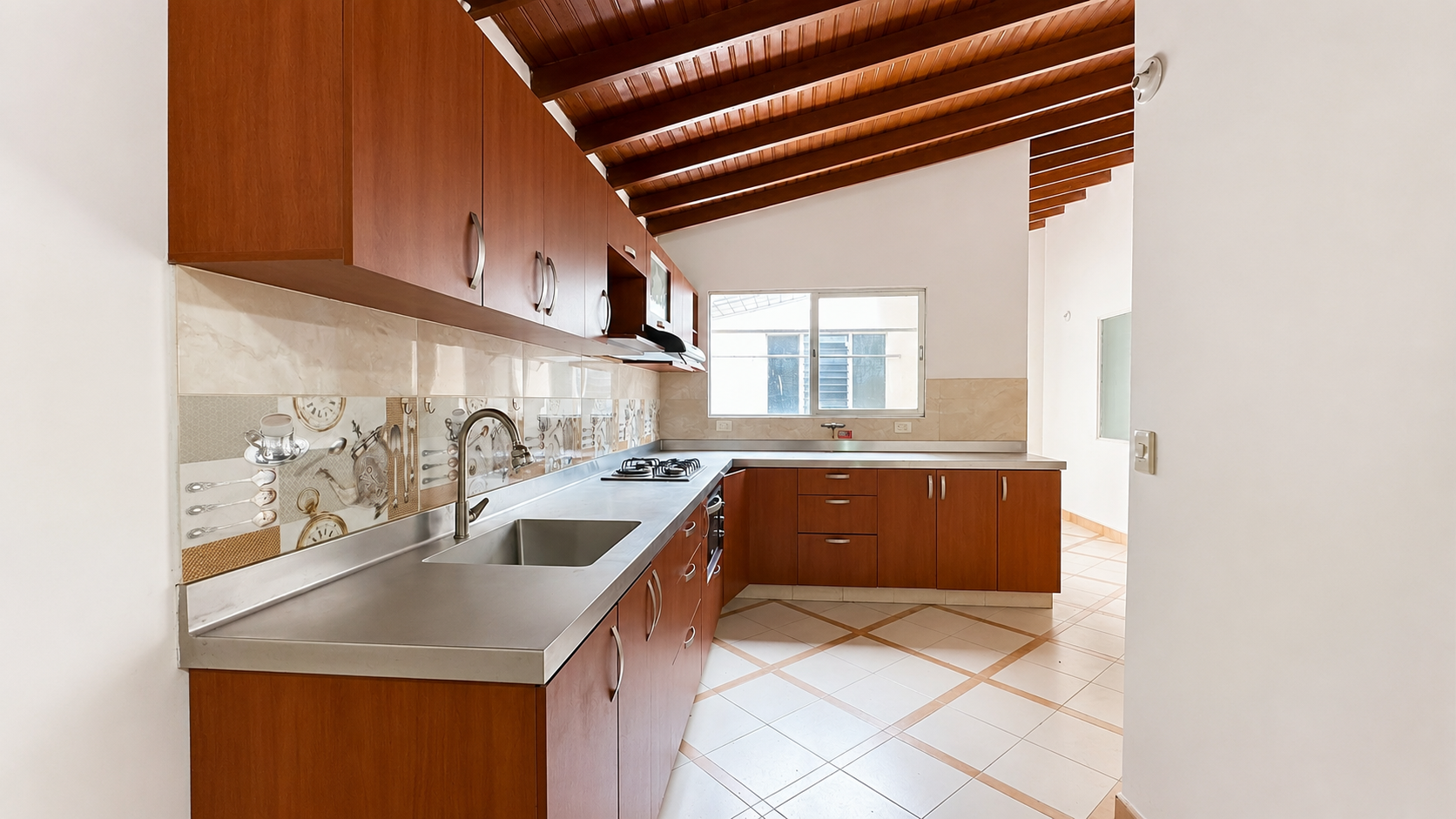 Casa Comercial En Arriendo. Belén Alameda, Medellín