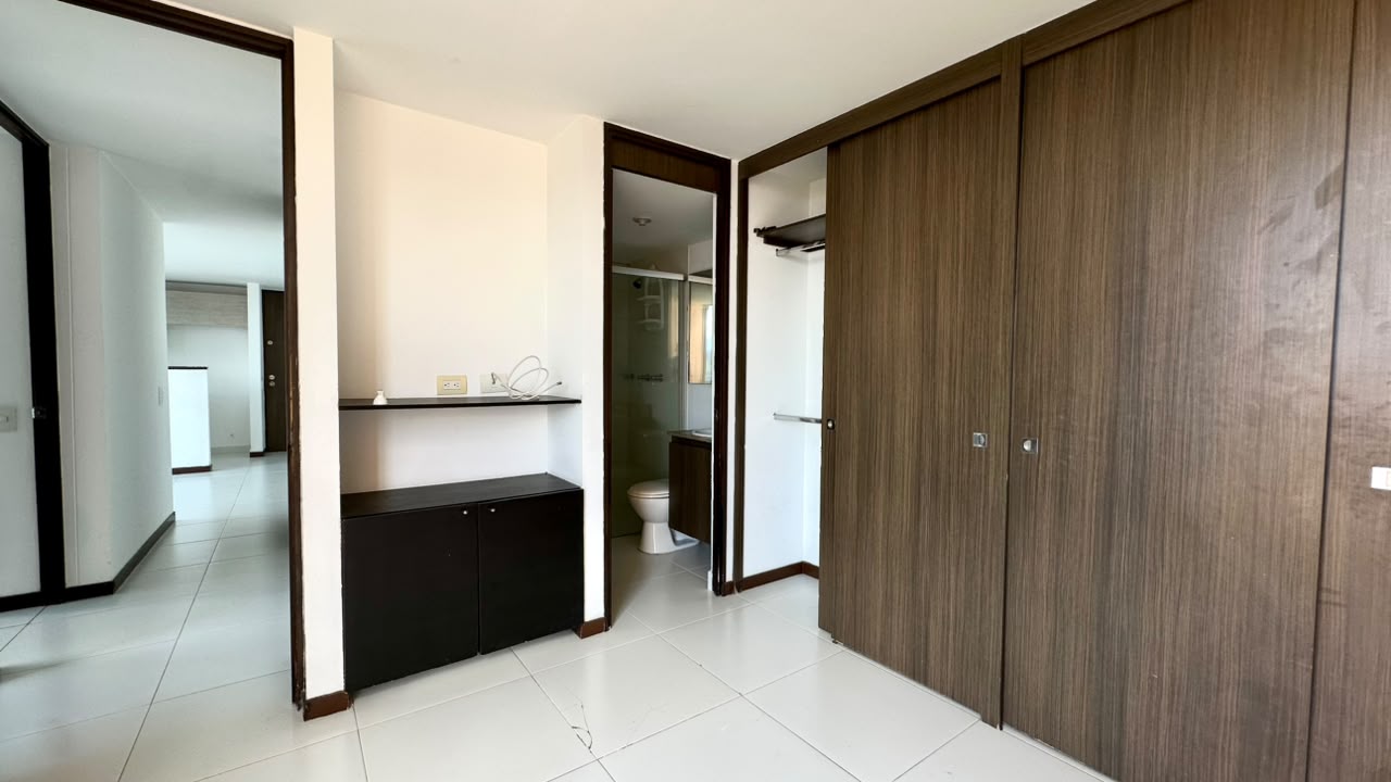 Apartamento en Arriendo. Loma del Barro. Envigado.
