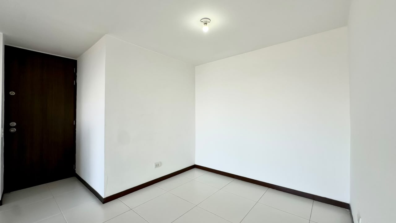 Apartamento en Arriendo. Loma del Barro. Envigado.