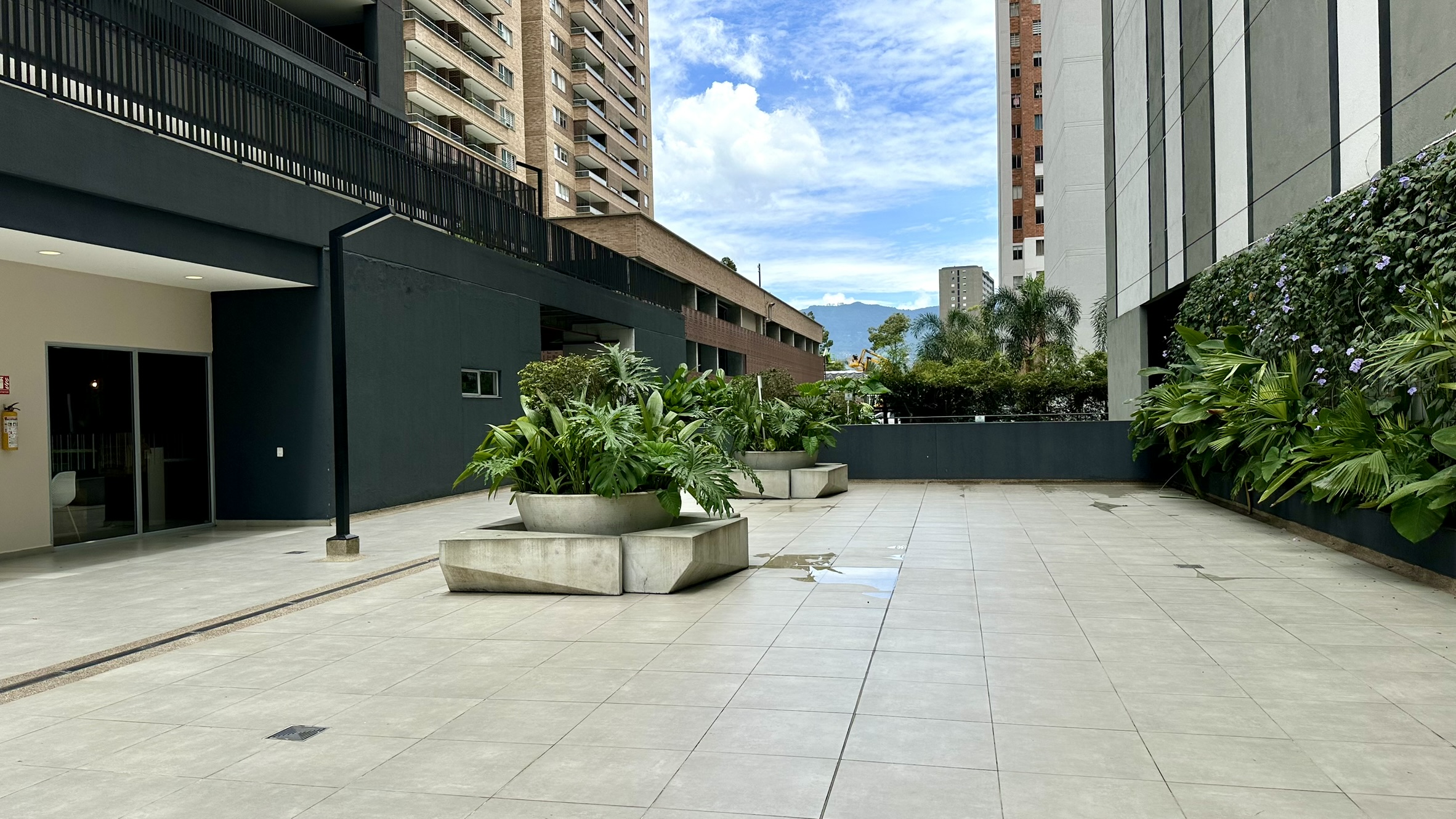 Apartamento en Arriendo, Ciudad del Río, Medellín.