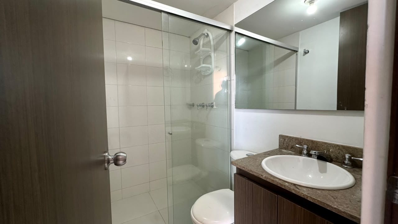 Apartamento en Arriendo. Loma del Barro. Envigado.