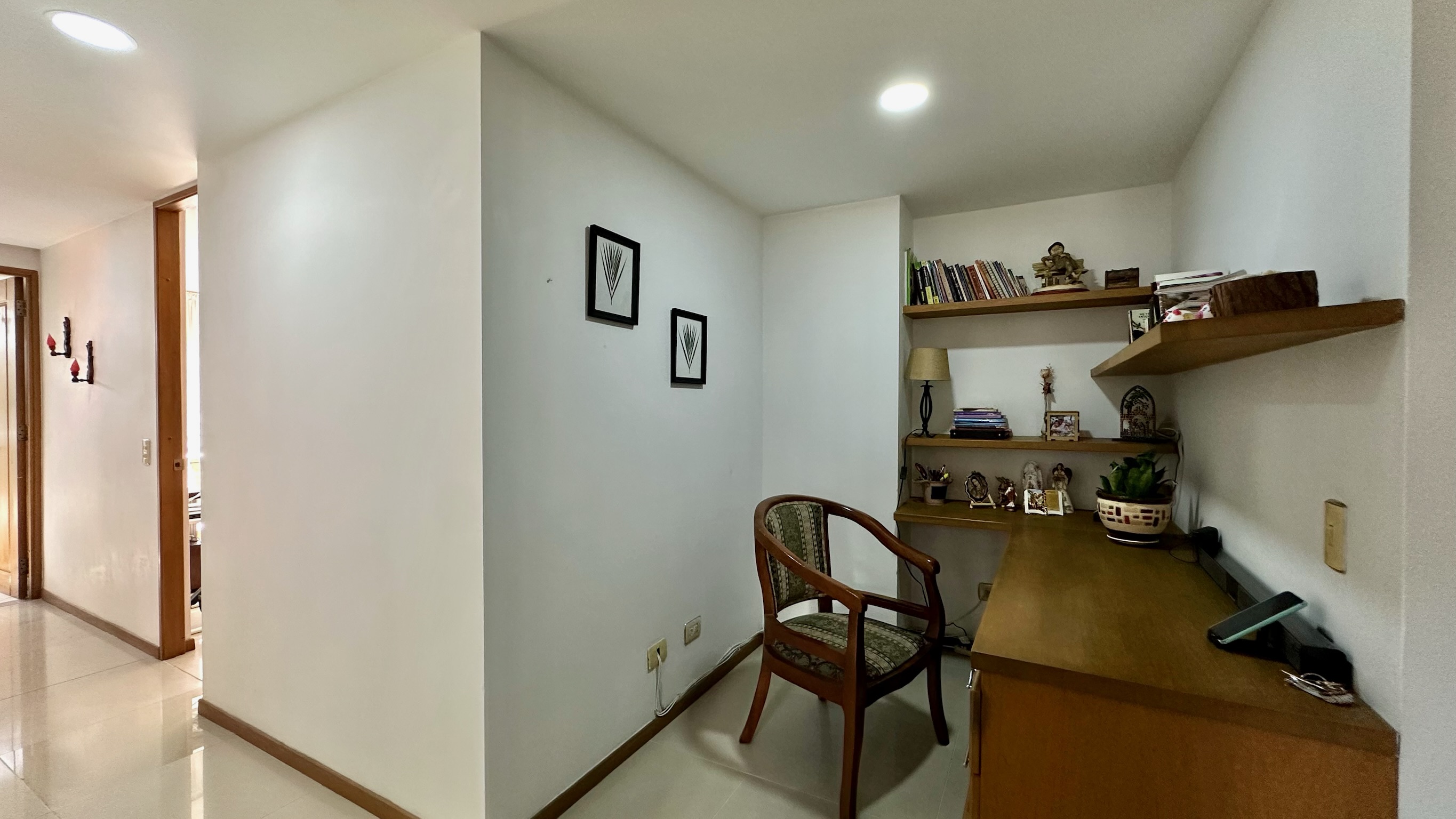 Apartamento en Venta. Sabaneta. Aves María.