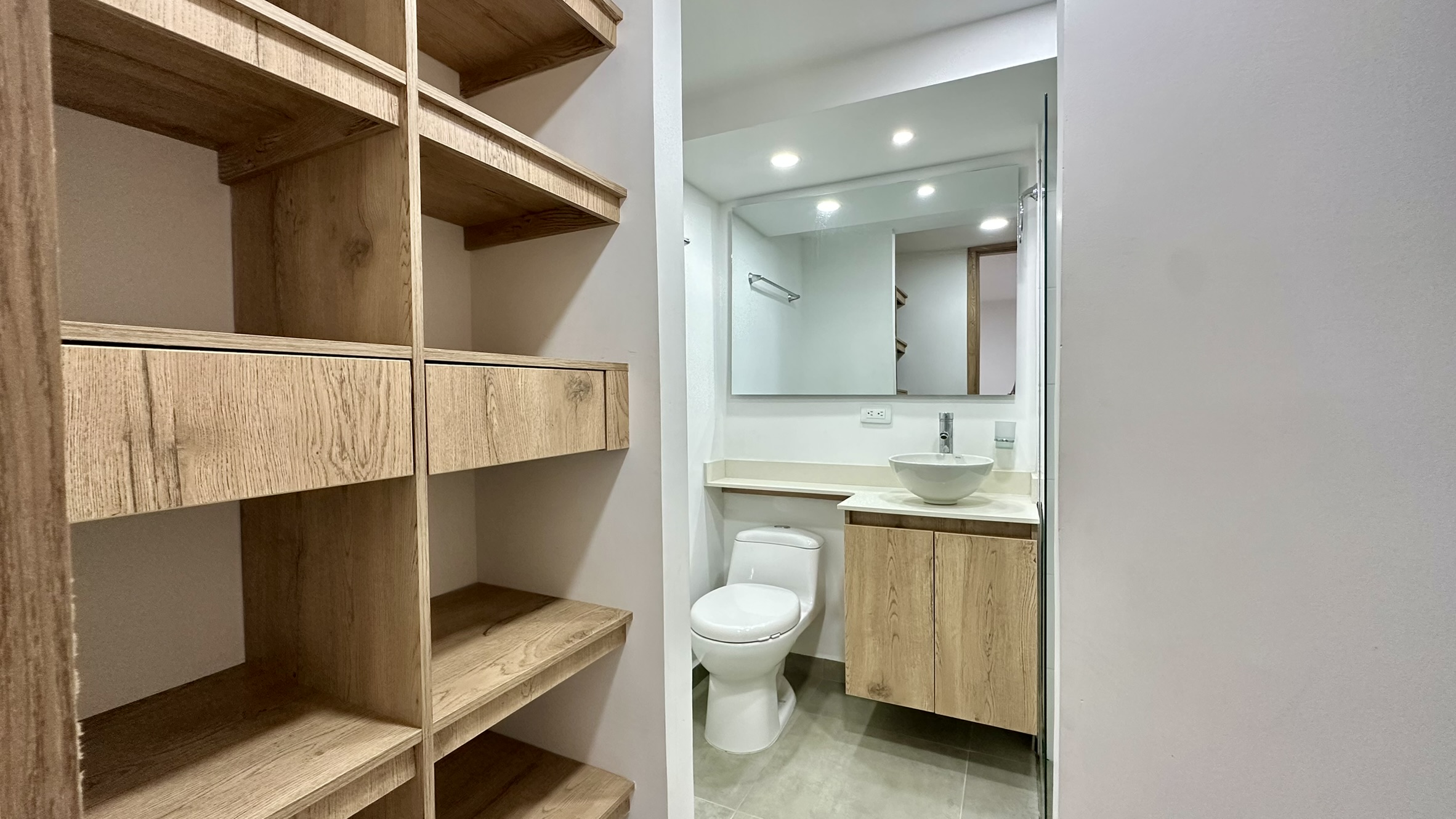 Apartamento en Venta. Alto del Medio, Rionegro.