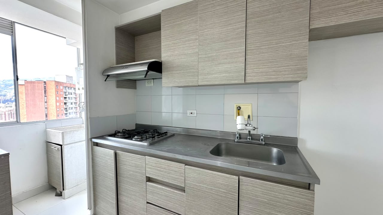 Apartamento en Arriendo. Loma del Barro. Envigado.