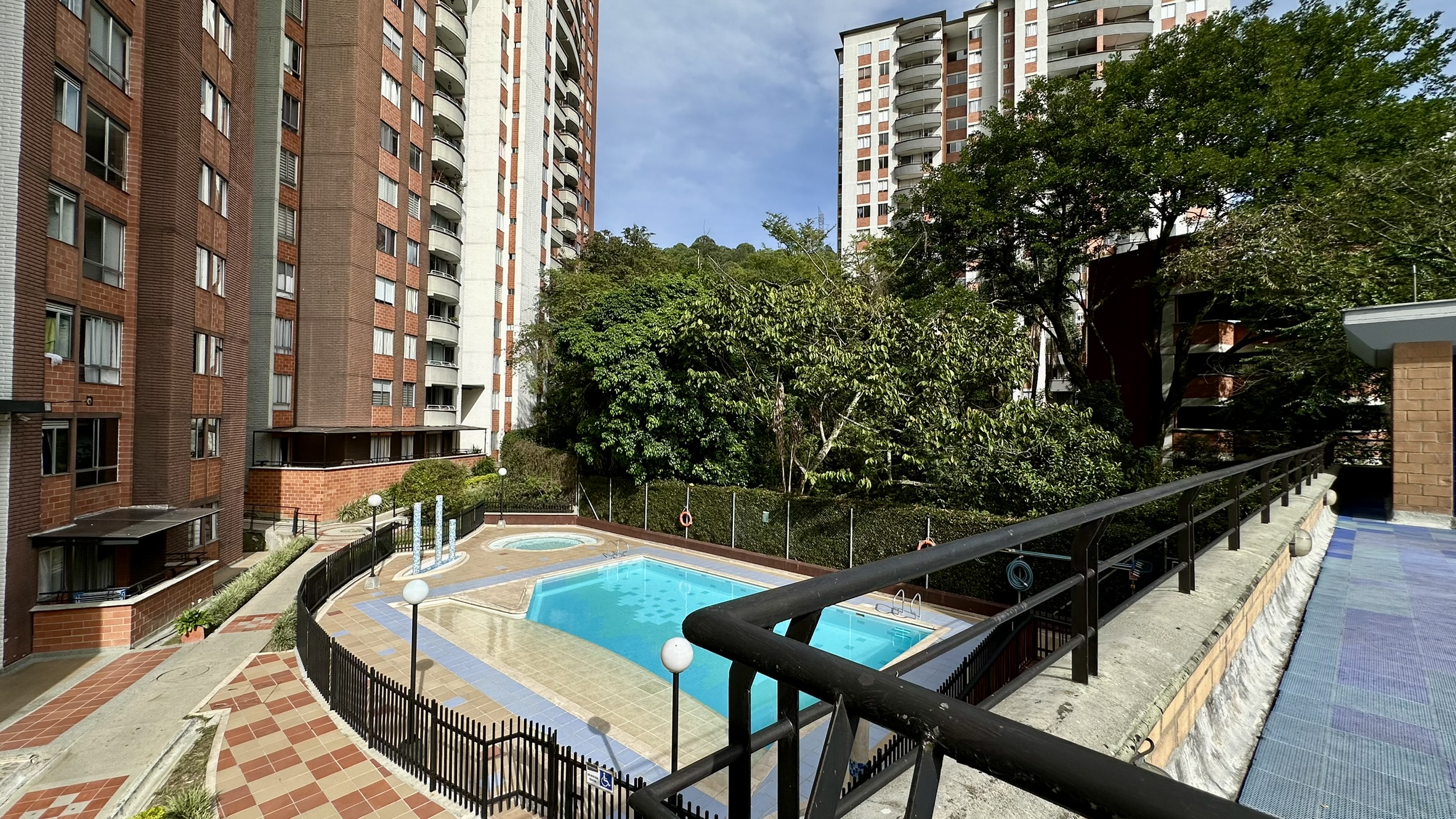 Apartamento en Venta. El Poblado, Loma del indio.