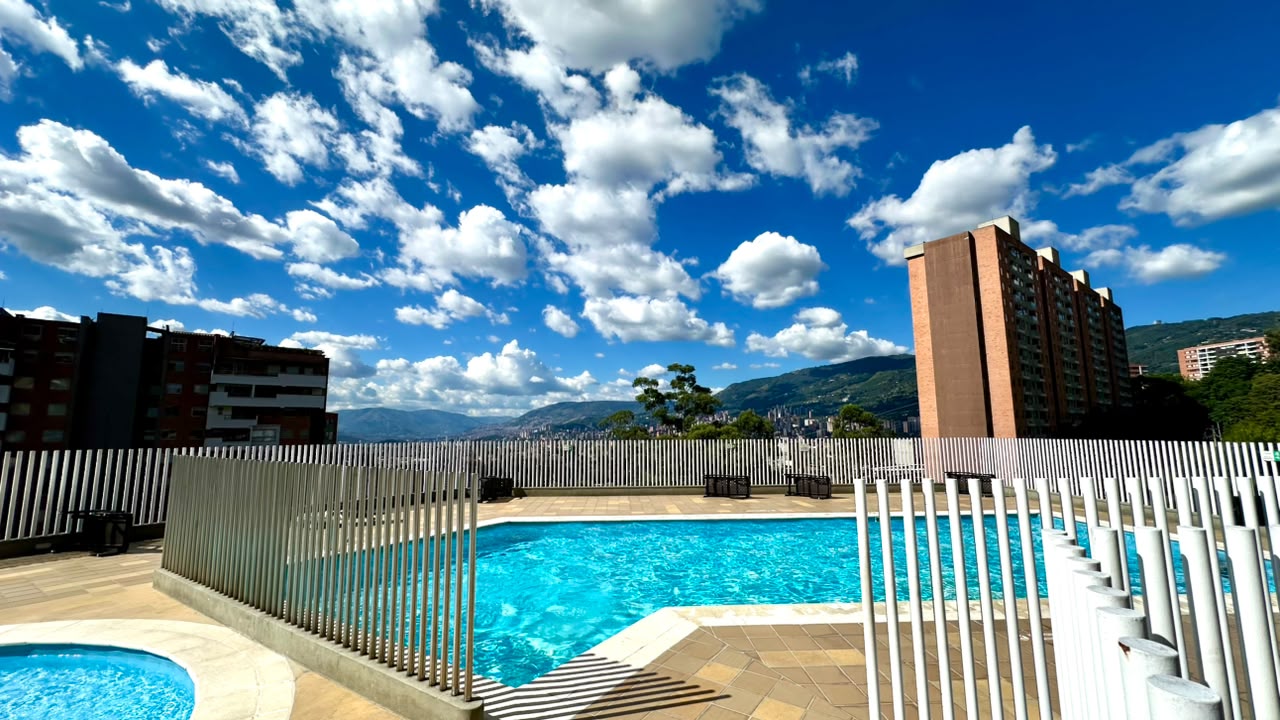 Apartamento en Arriendo. Loma del Barro. Envigado.