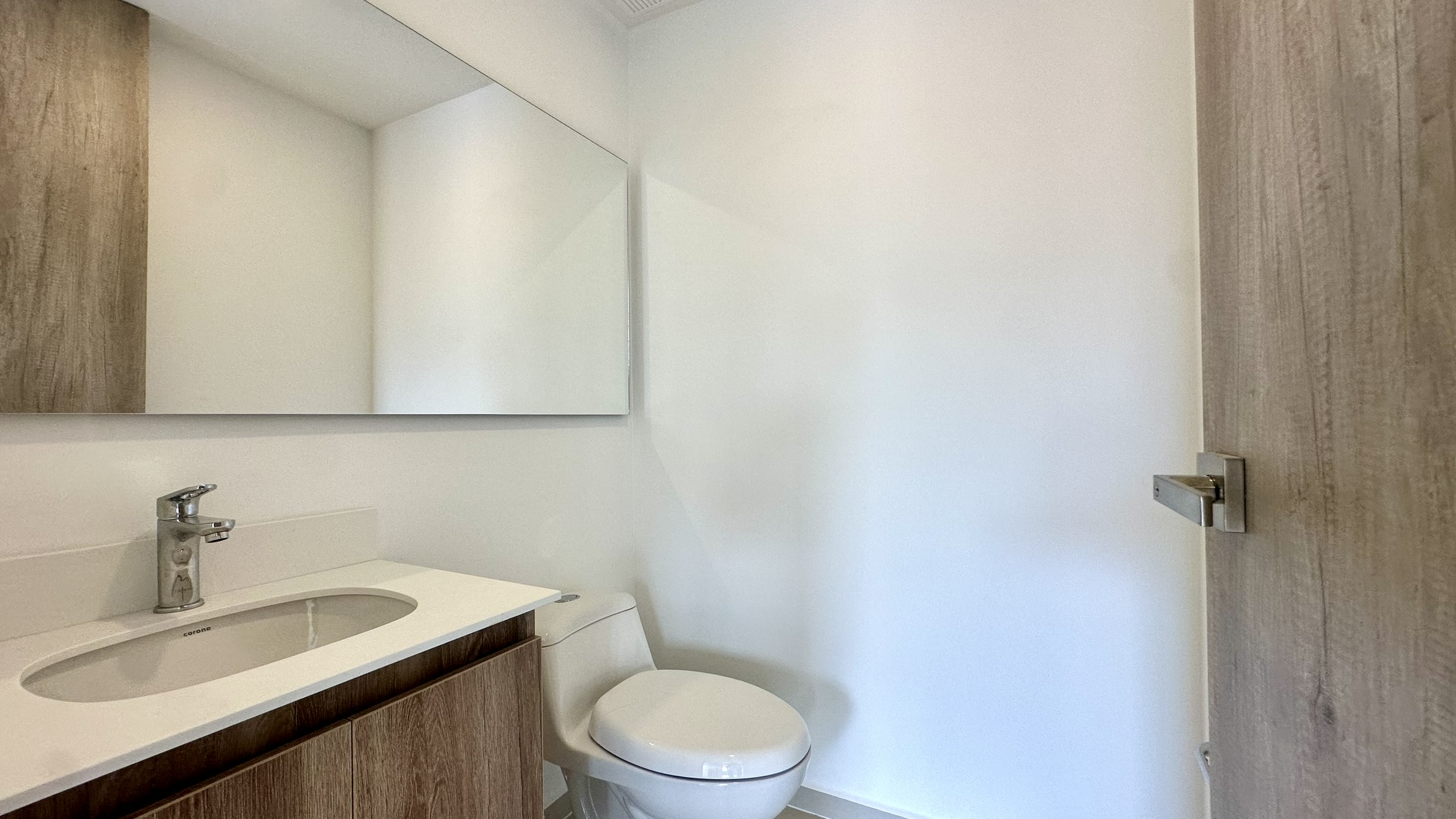 Apartamento en Arriendo, Ciudad del Río, Medellín.