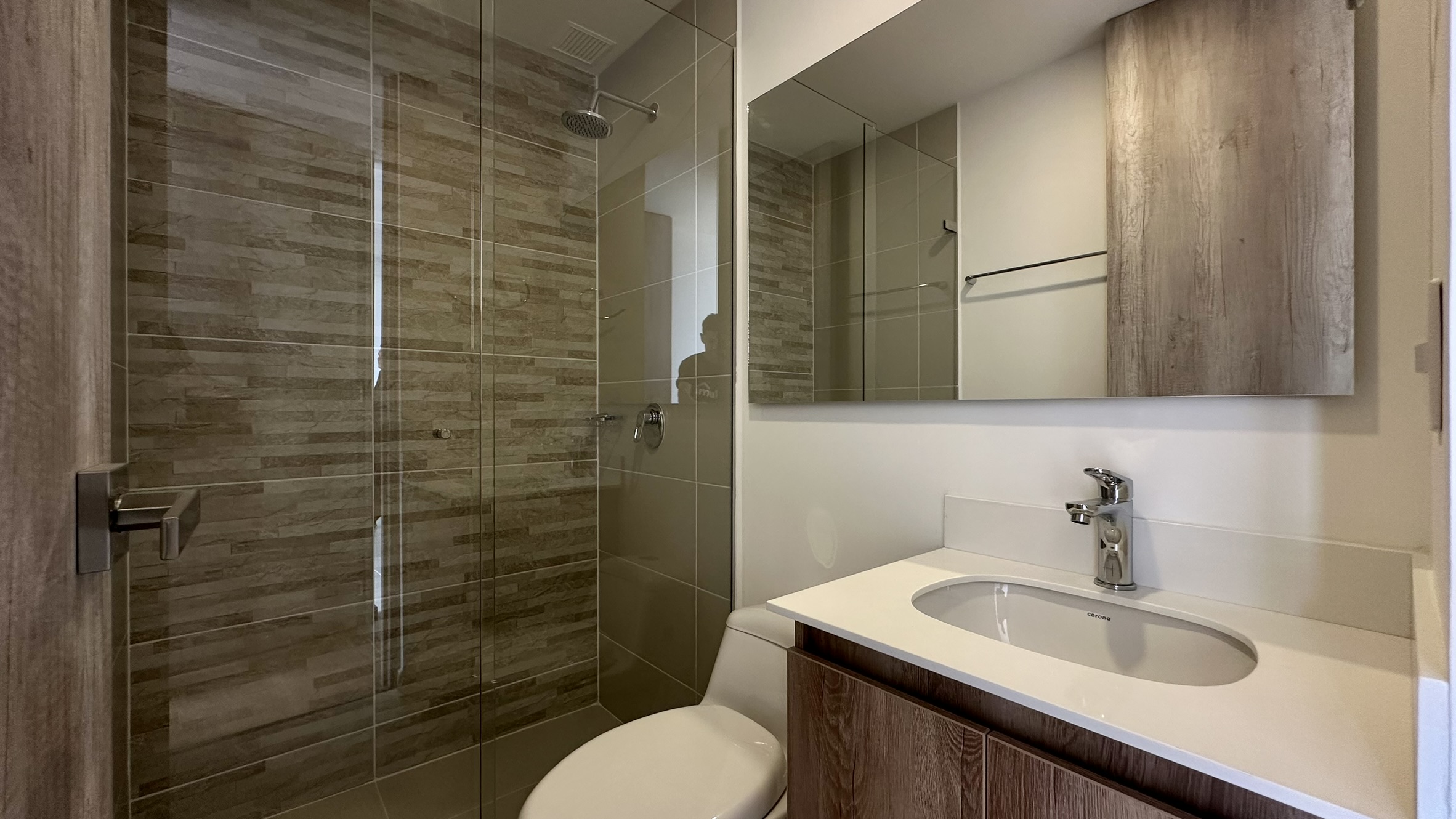Apartamento en Arriendo, Ciudad del Río, Medellín.