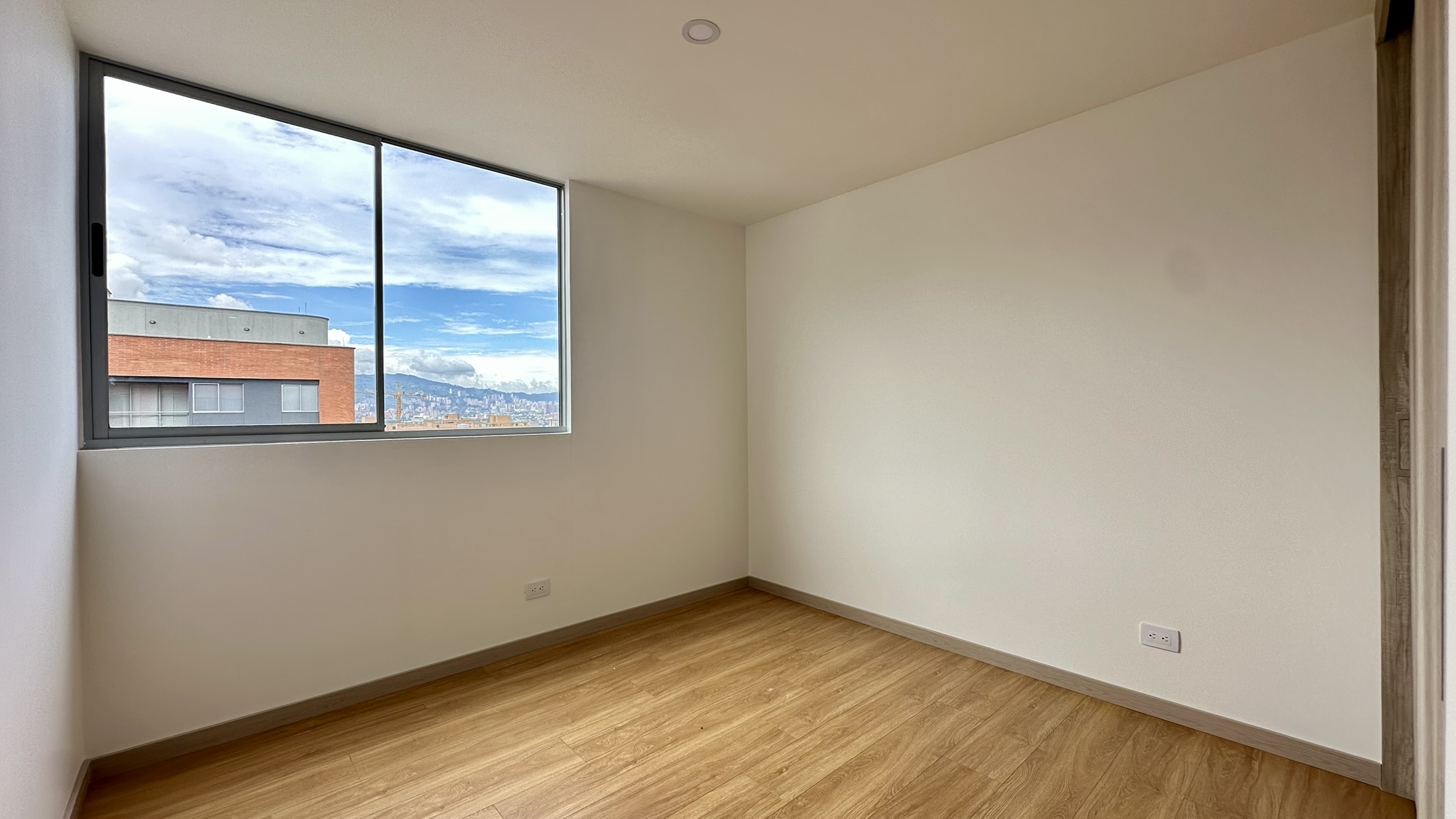 Apartamento en Arriendo, Ciudad del Río, Medellín.