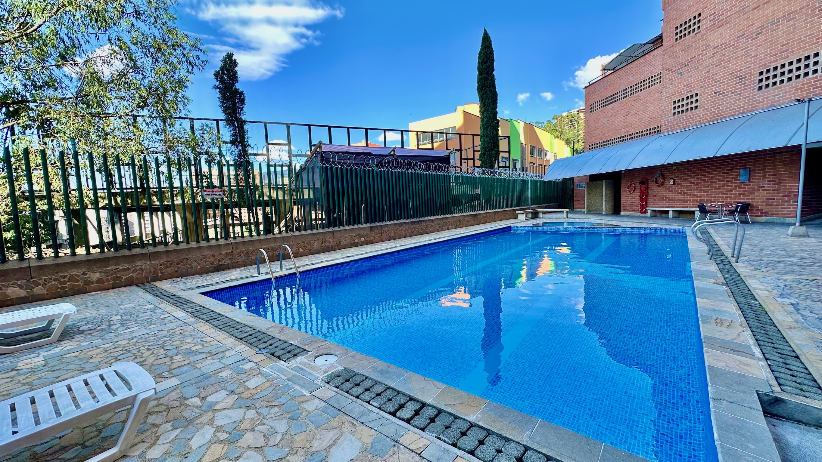Apartamento en Venta. Sabaneta. Aves María.