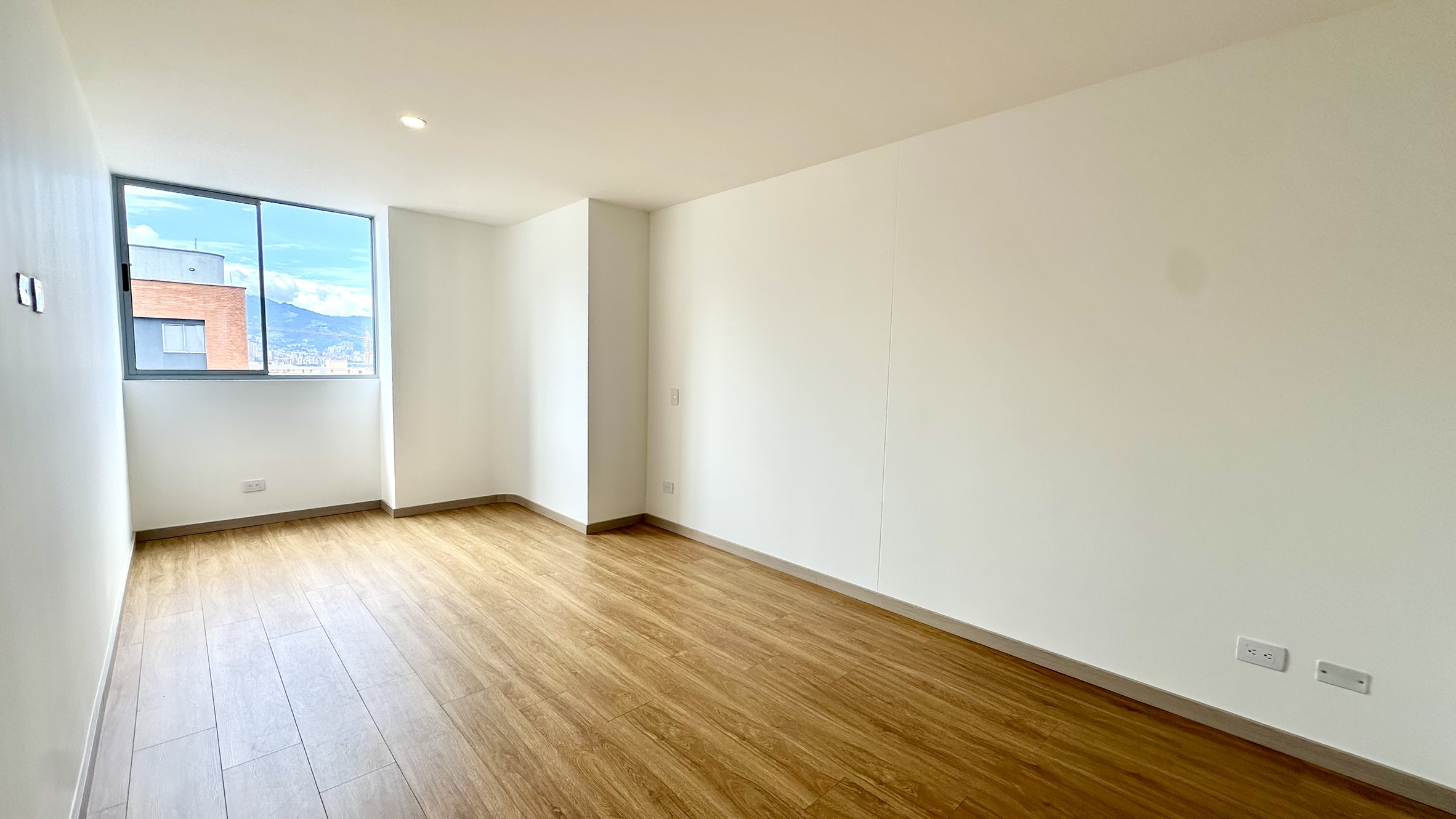 Apartamento en Arriendo, Ciudad del Río, Medellín.