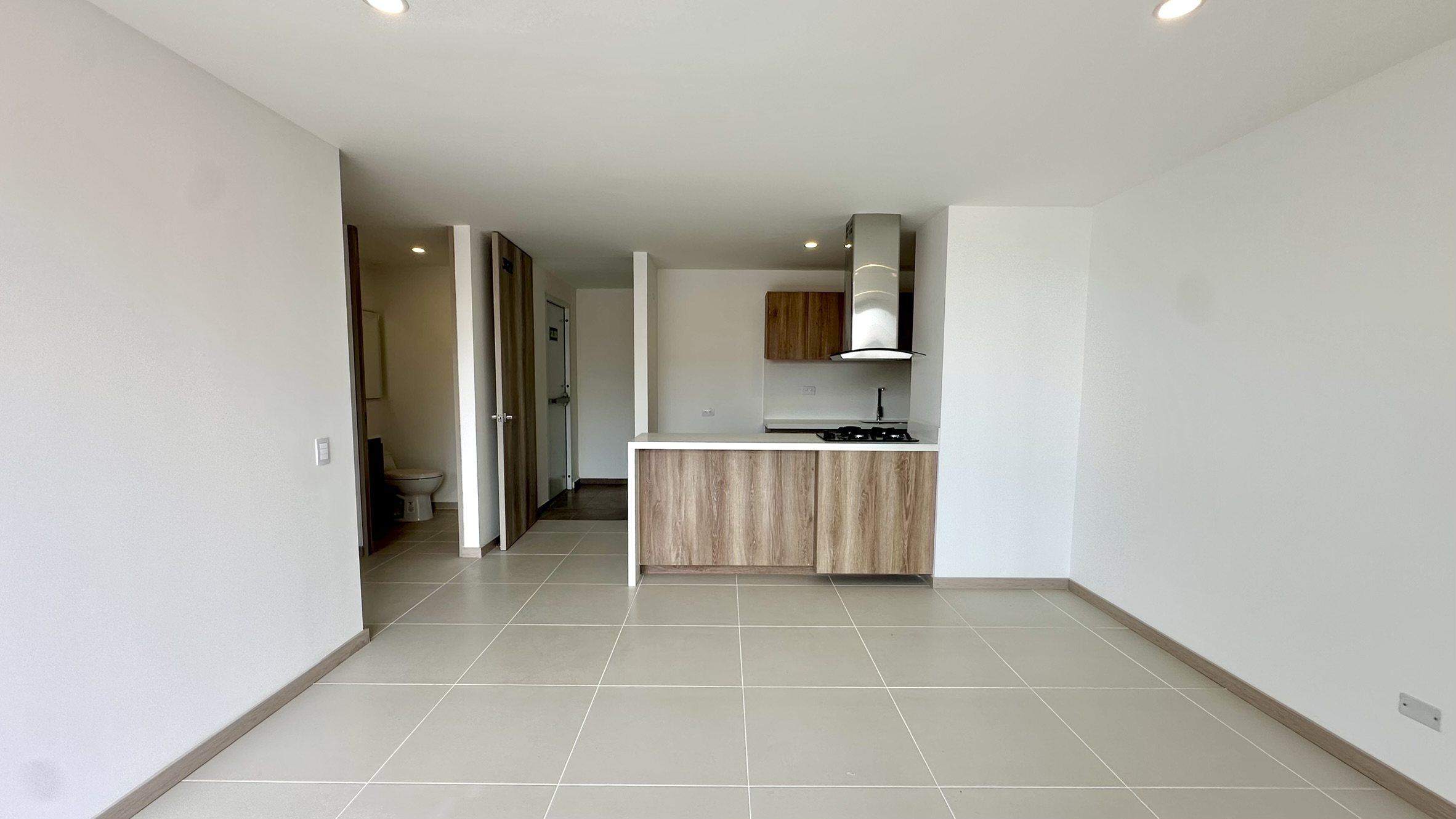 Apartamento en Arriendo, Ciudad del Río, Medellín.