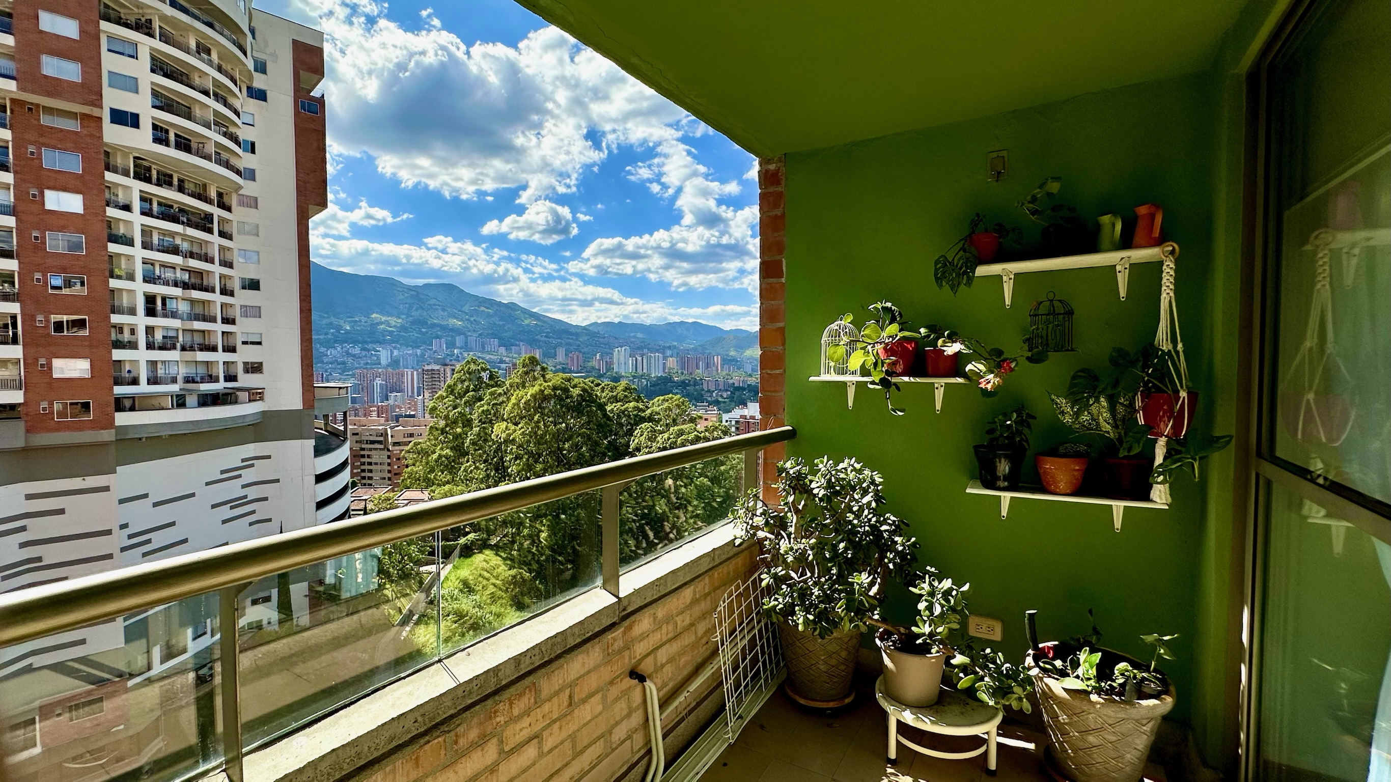 Apartamento en Venta. Sabaneta. Aves María.