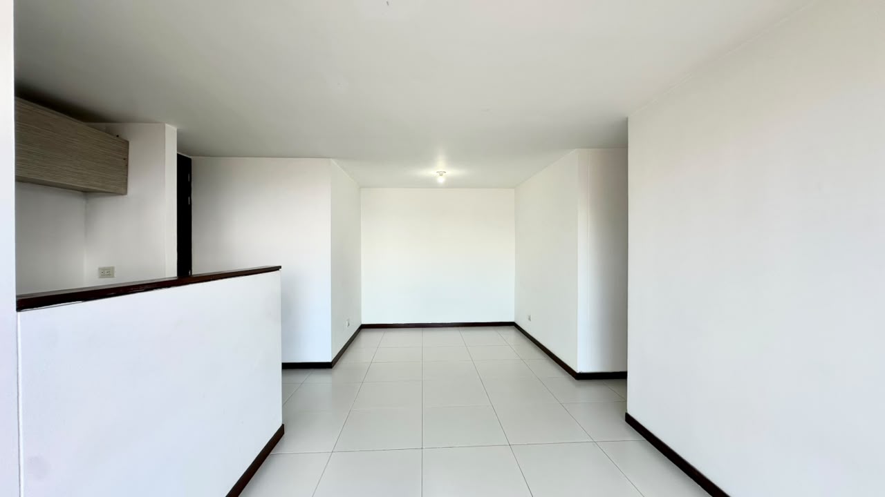 Apartamento en Arriendo. Loma del Barro. Envigado.