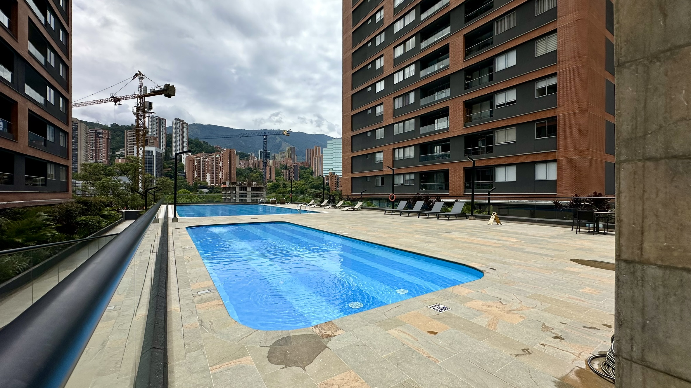 Apartamento en Arriendo, Ciudad del Río, Medellín.