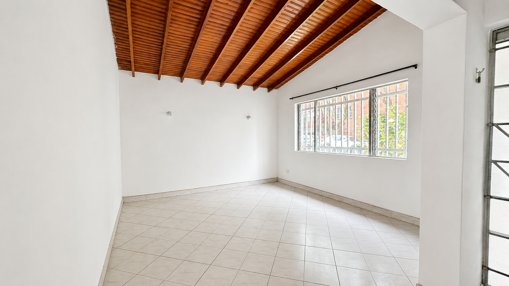 Casa Comercial En Arriendo. Belén Alameda, Medellín