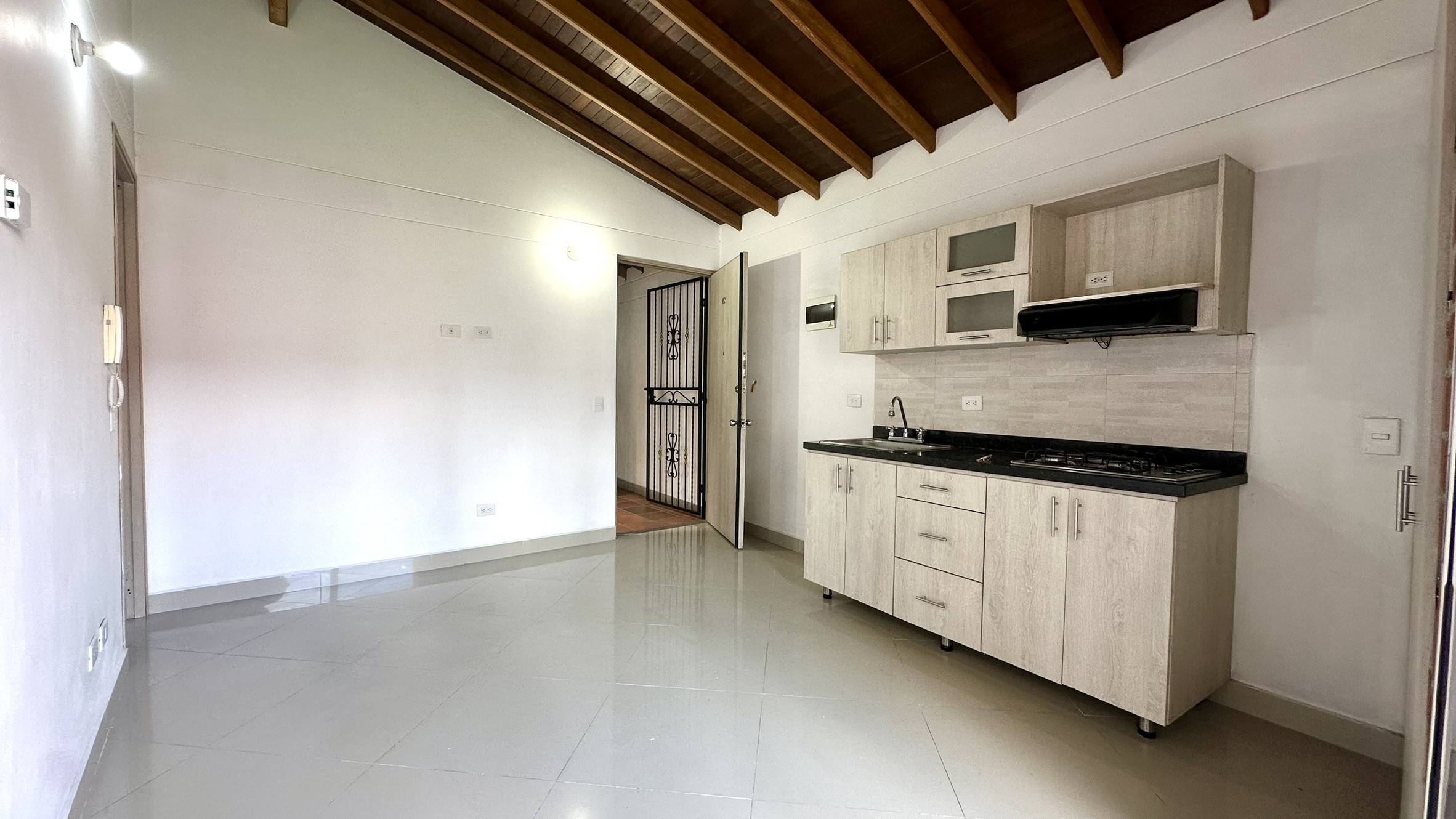 Apartamento En Arriendo. Las Vegas, Sabaneta.