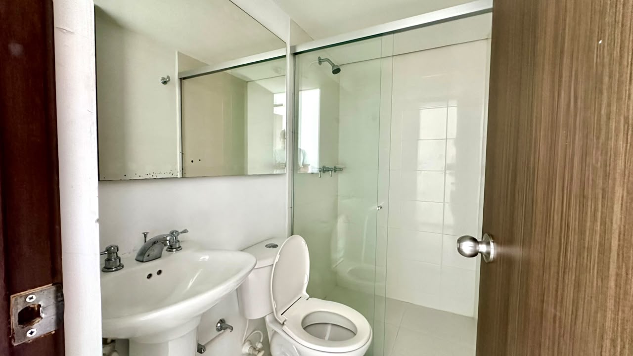 Apartamento en Arriendo. Loma del Barro. Envigado.