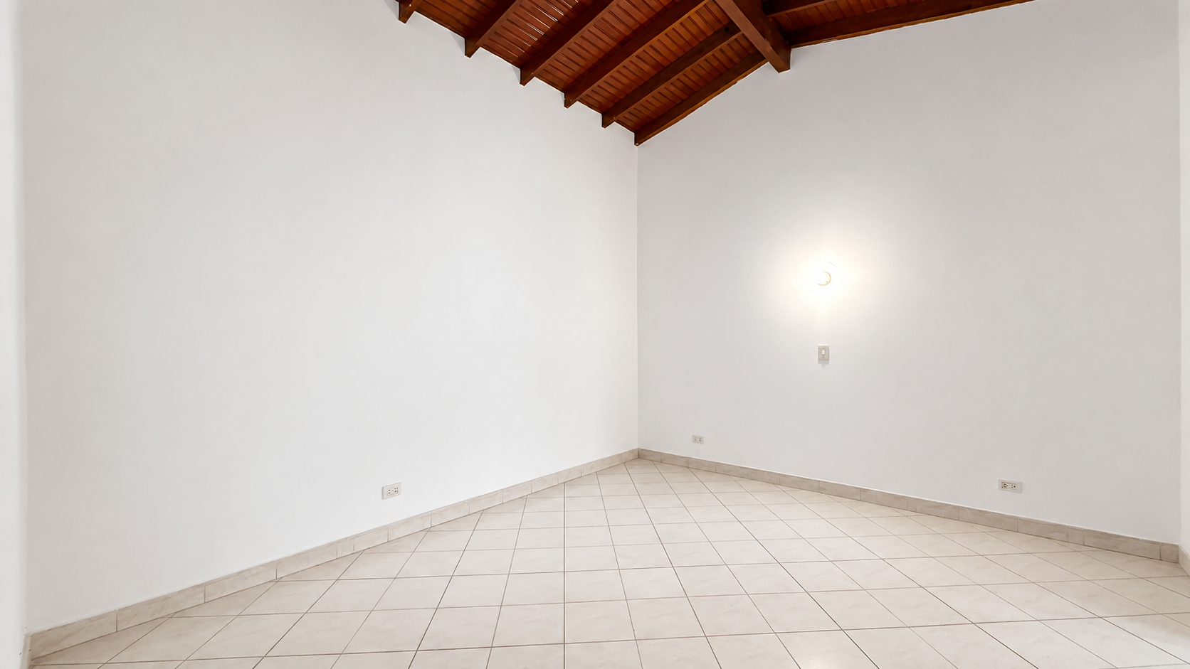 Casa Comercial En Arriendo. Belén Alameda, Medellín
