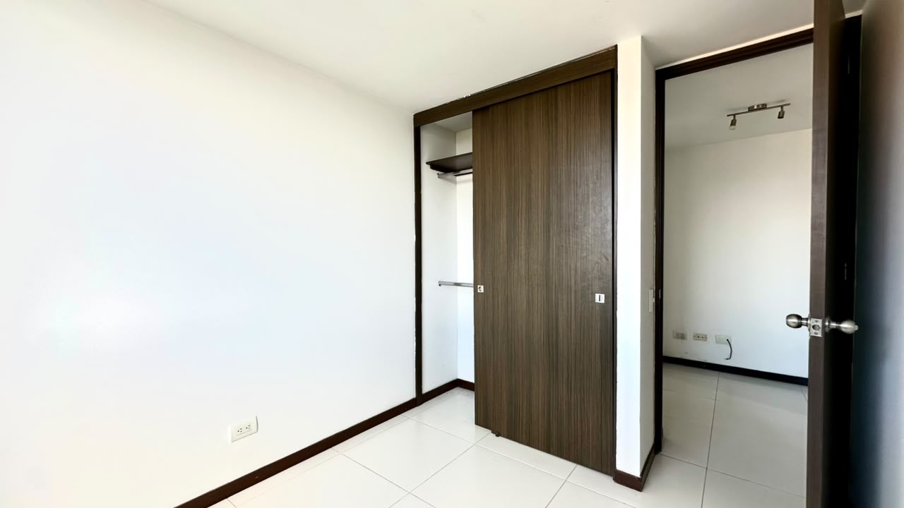 Apartamento en Arriendo. Loma del Barro. Envigado.