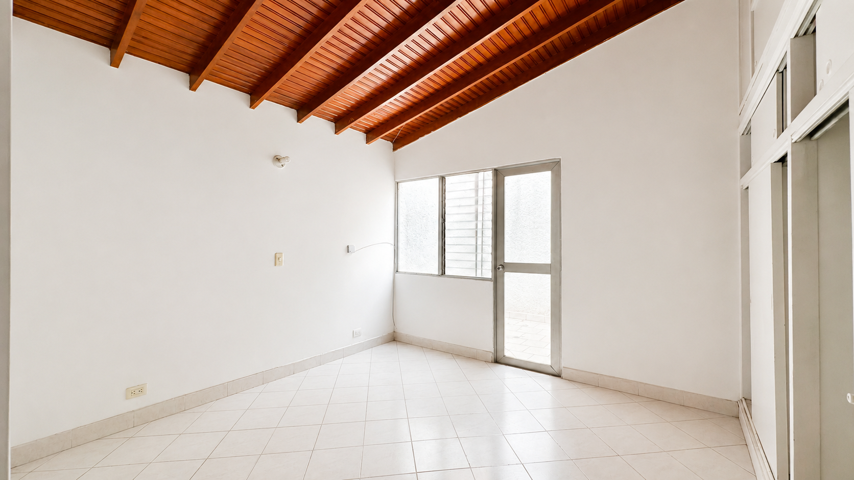 Casa Comercial En Arriendo. Belén Alameda, Medellín