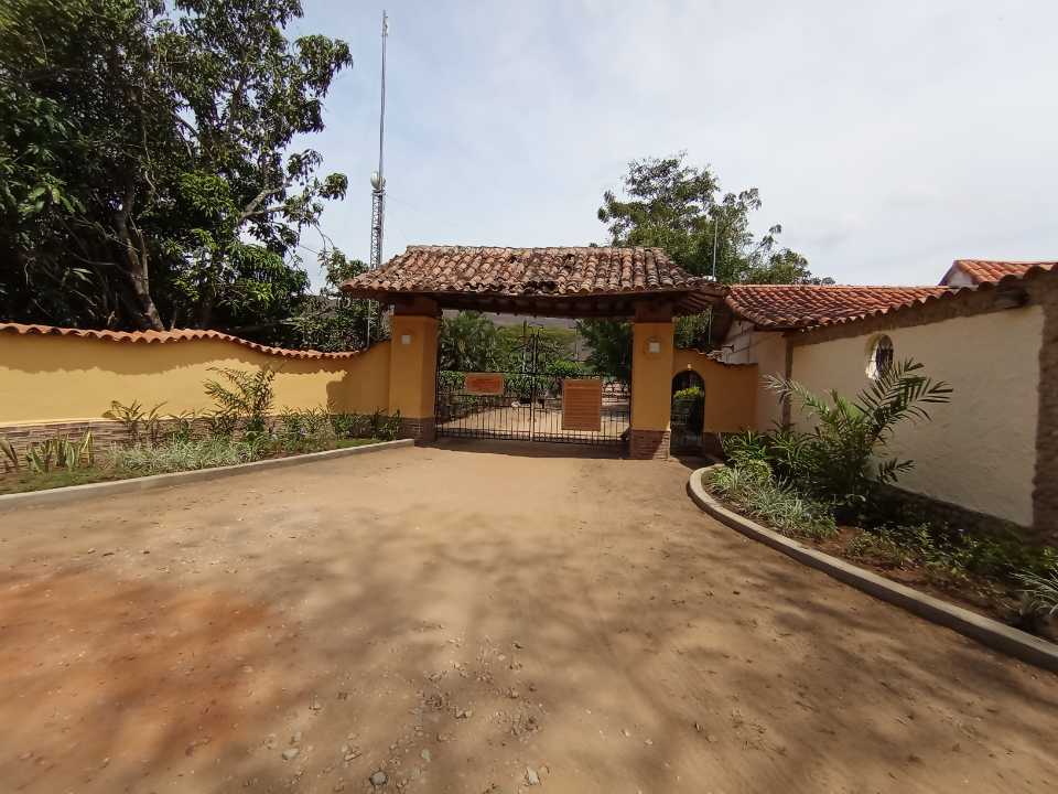 CASA EN VENTA EN AGUIRRE MONTALBAN KS-8370726 - Foto 2