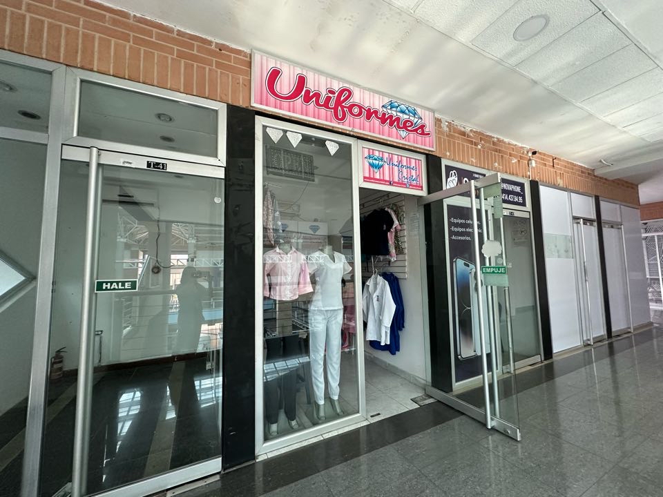 Local Comercial en Venta  Centro Cristal  Naguanagua MRR-7350271 - Foto 4