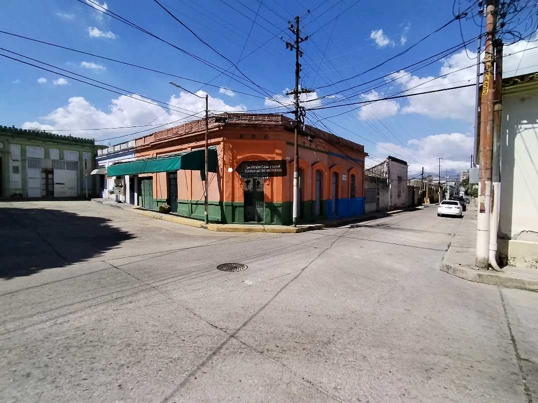 Casa en Venta con Local comercial EM-8370185 - Foto 1
