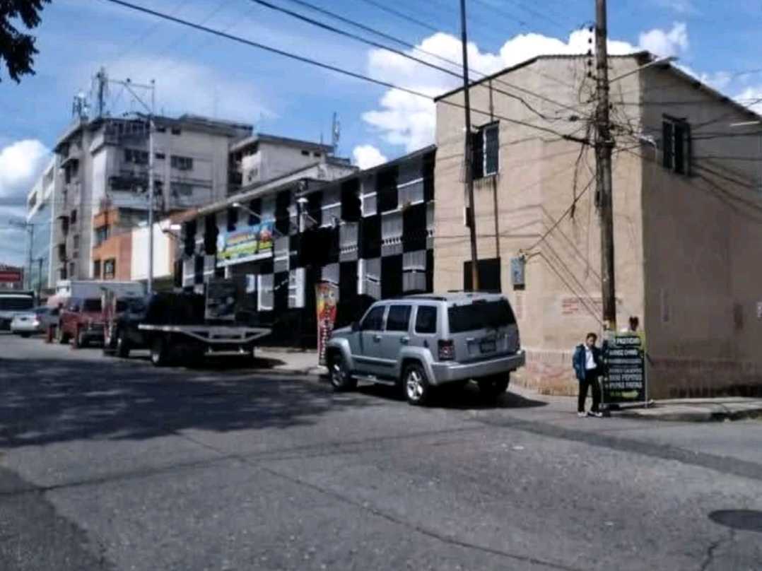 Local comercial en Venta en Valencia EM-8370220 - Foto 1