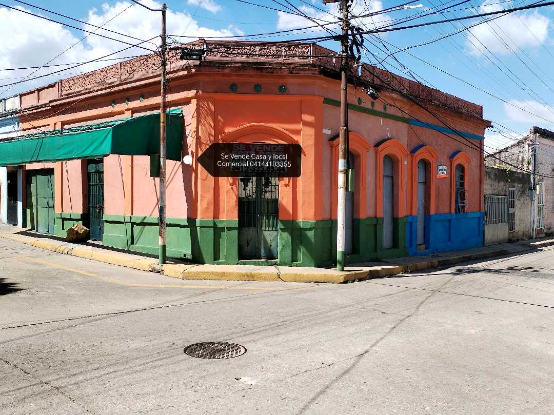 Casa en Venta con Local comercial EM-8370185 - Foto 2