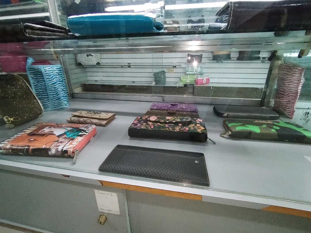 Local comercial en Alquiler en CC. Metropolis EM-8370243 - Foto 2