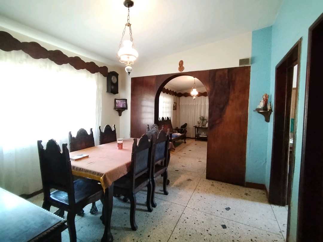 Casa en Venta en Naguanagua ave. Universidad  EM-8370277 - Foto 4