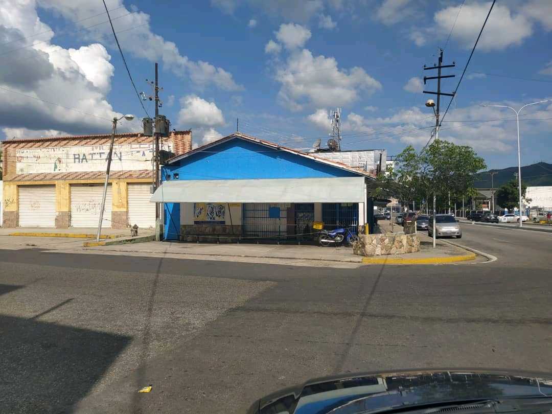 Venta de Local Comercial, en Naguanagua EM-8370317 - Foto 1